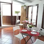 Alma Nua B&B 테라시니
